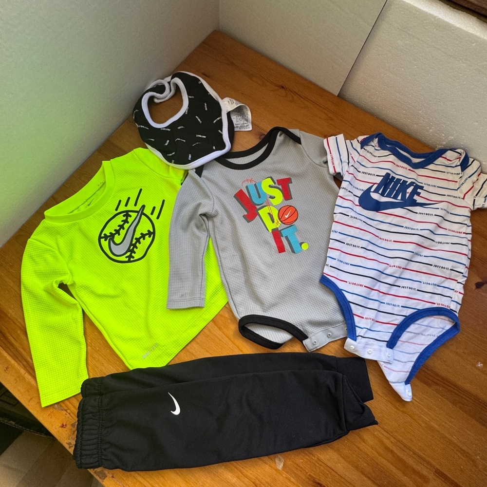 Nike infant bundle size 12 months